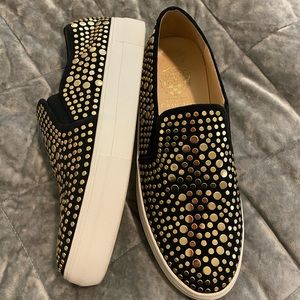 Black and gold Vince camuto slides only worn once